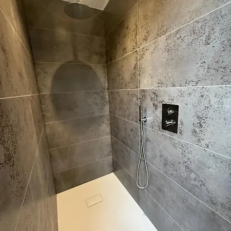 Capsule Avatar - Balneo Sauna Projecteur Nintendo Appartement